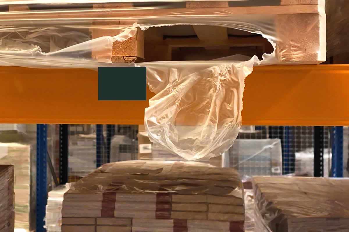 Hanging stretch film: a finding for on-site verification.